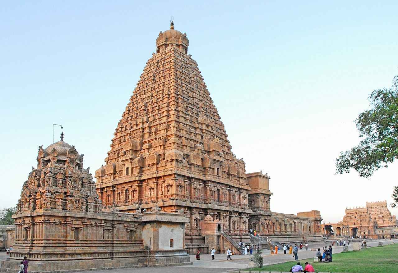 Image of the garbhagriha surmounted by the tall vimana.