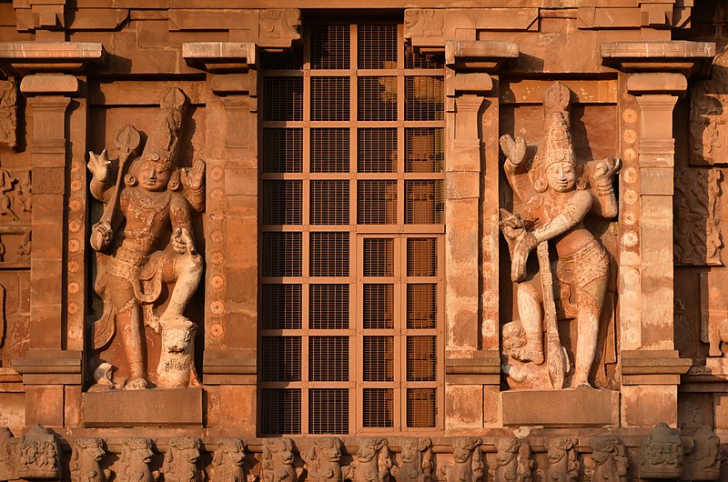 Dvarapalas at Brihadeswara Temple.