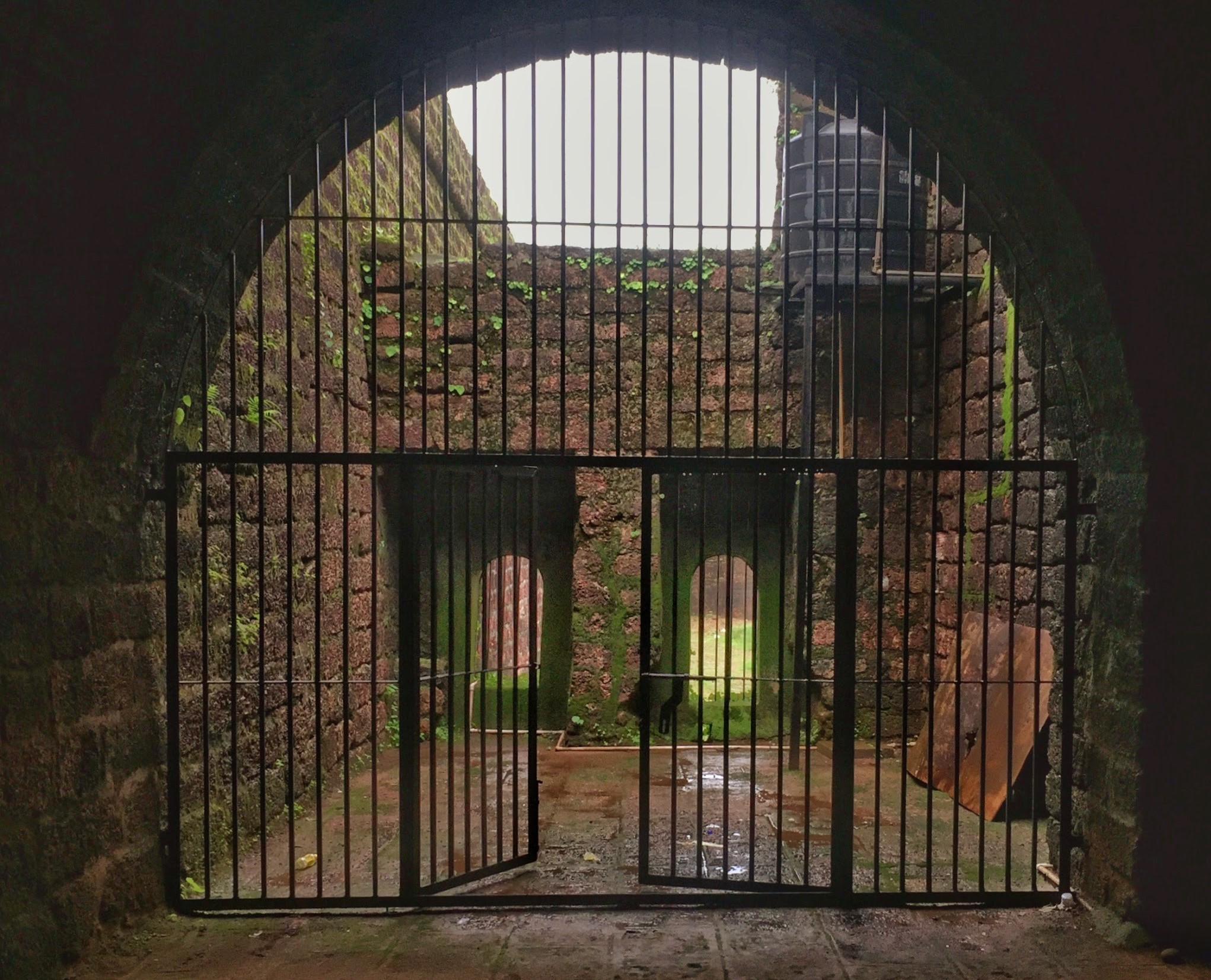 Fort Aguada- Inside view; Image Source: Wikimedia Commons