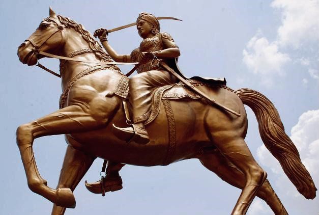 Statue of Rani Rudrama Devi, Image Source: Wikimedia Commons