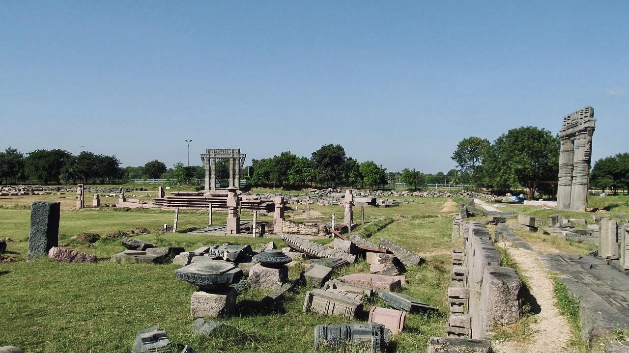 Ruins of the Warangal Fort, Image Source: Wikimedia Commons