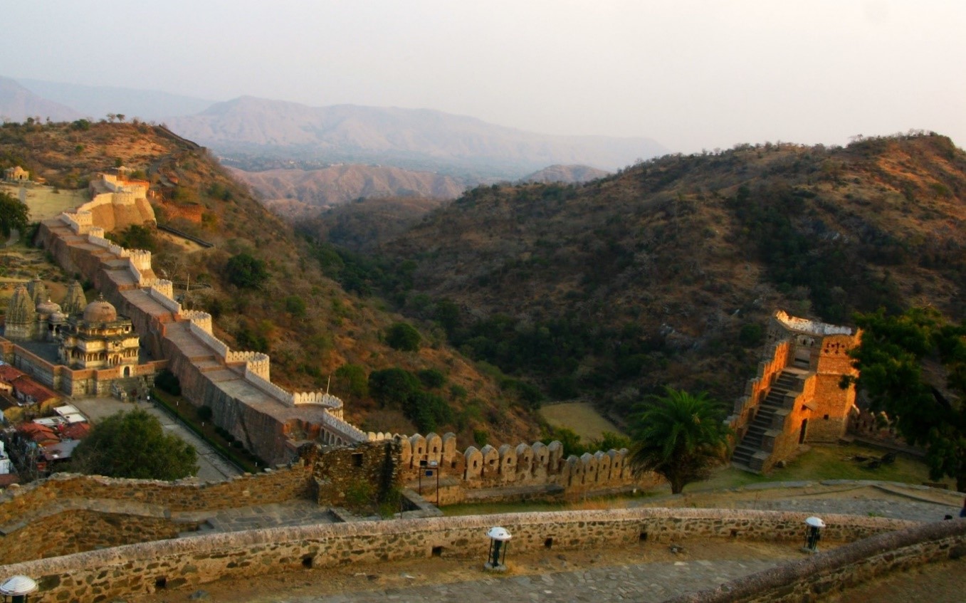 A view of the hills and forests enveloping Kumbhalgarh. Image Source: Flickr
