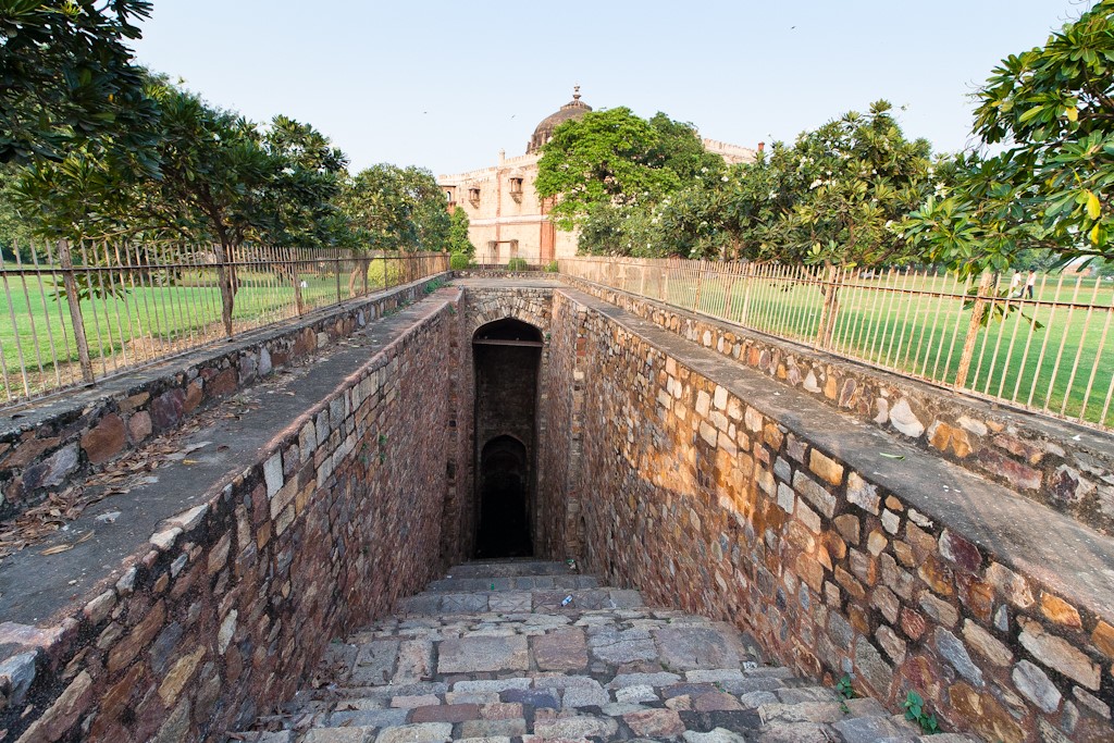 Stepwell at the Purana Qila. Image Source: Flickr