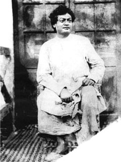 With the rising popularity of Studio Photography in the Indian cities, it also gained favour among the elites of Shillong. Here, Swami Vivekananda is photographed in Shillong, c. 1901. Image Source: Picryl.
