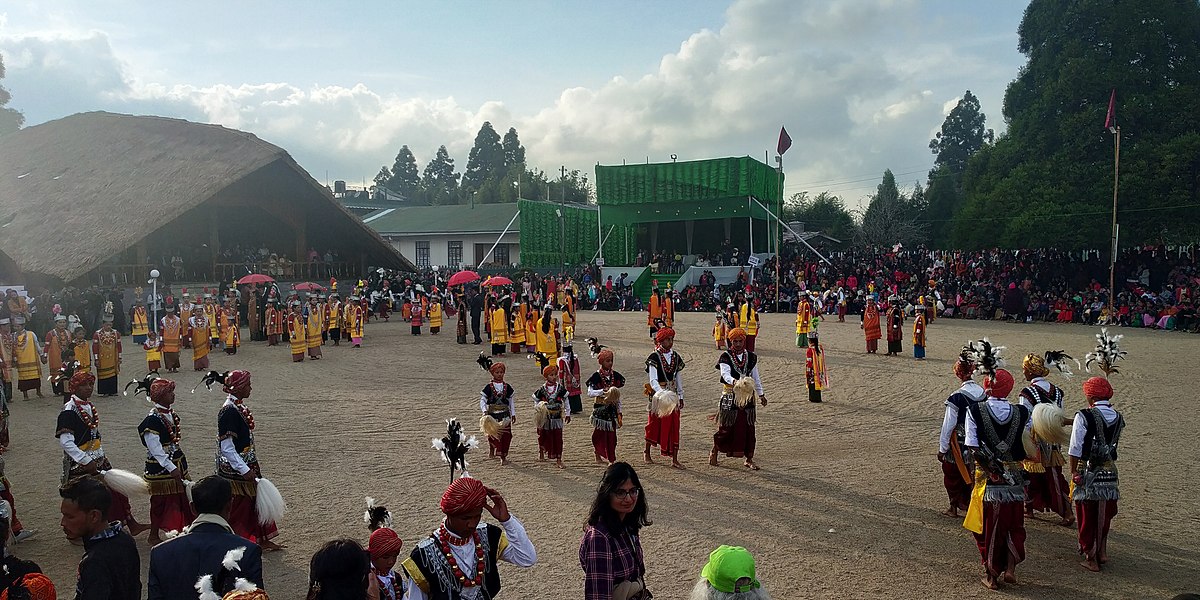 The Ka Pom-Blang Nongkrem festival being celebrated outside the Ing Sad. Image Source: Wikimedia Commons.