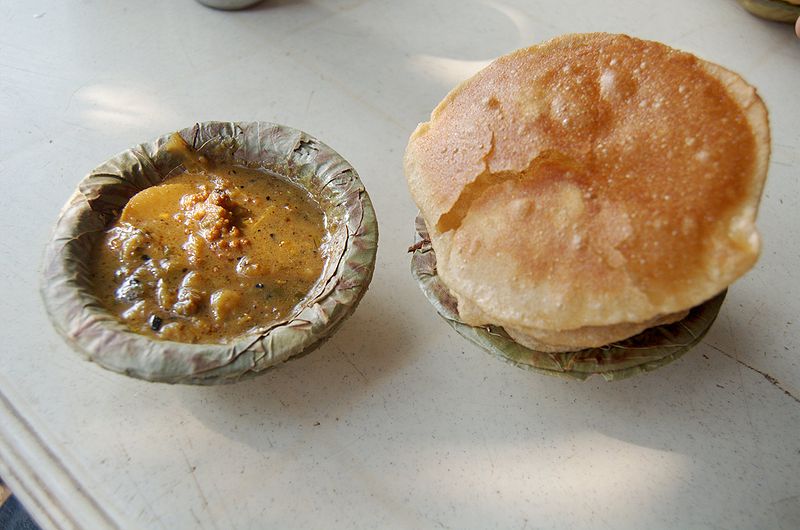 Kachori-sabzi