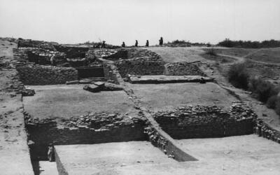 Dholavira: a Harappan City