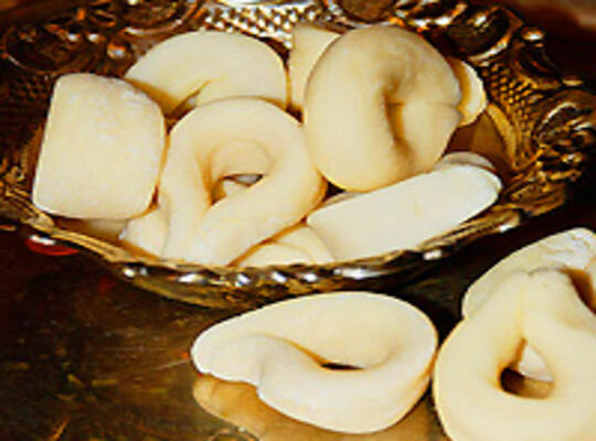 gujiya.jpg